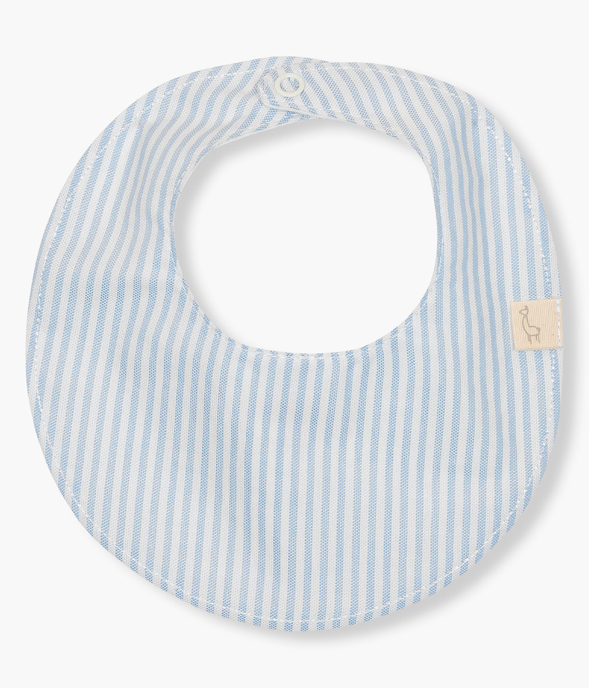 Vista de frente da bbete impermeável branca e azul da Baby Gi para bebé e recém-nascido(a), 100% algodão. Elegante babete de formato redondo com padrão riscas.