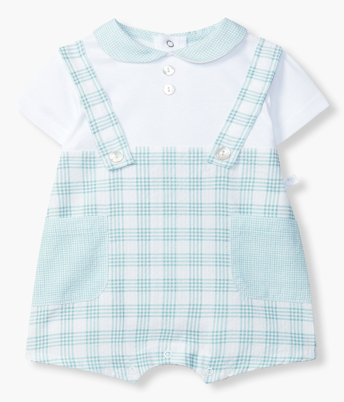 Vista de frente do fofo da Laranjinha para bebé menino e recém-nascido, 100% algodão. Peça única com aparência de duas com gola redonda cortada, parte inferior, bolsos e alças decorativas com padrão xadrez verde.