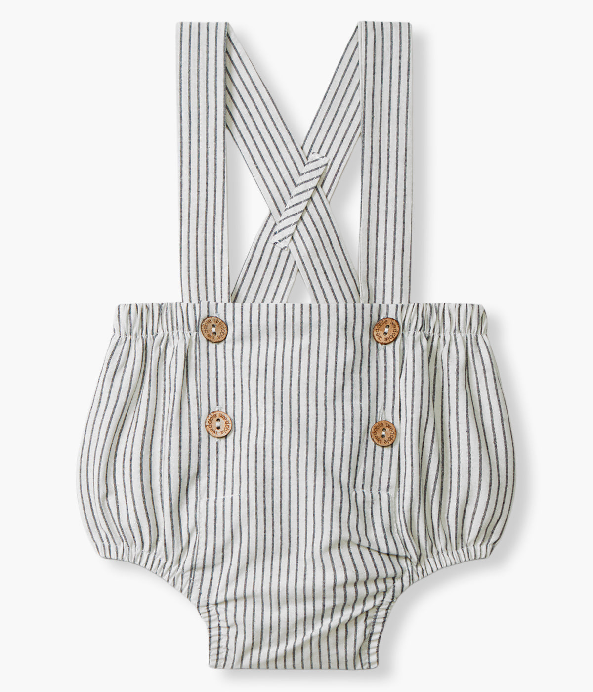 Vista de frente do fofo em algodão da Wedoble para bebé e recém-nascido(a). Elegante fofo de alças cruzadas branco com riscas azuis e botões de madeira.