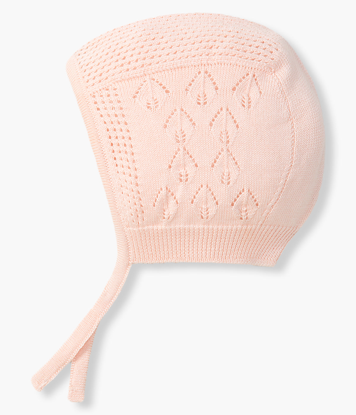 Vista lateral da touca em malha de algodão orgânico rosa da Wedoble para bebé menina e recém-nascida. Delicada touca em malha suave com detalhes perfurados e tiras para atar no queixo.