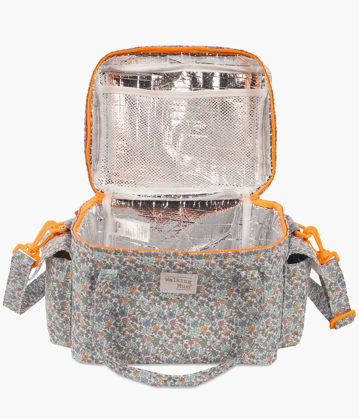 Vista de frente aberta da bolsa térmica Summer Flowers da Walking Mum. Perfeita para manter bebidas, snacks e refeições à temperatura ideal durante passeios, dias de praia ou viagens em família. Compacta, prática e com um padrão floral, esta bolsa combina funcionalidade e estilo num só acessório.