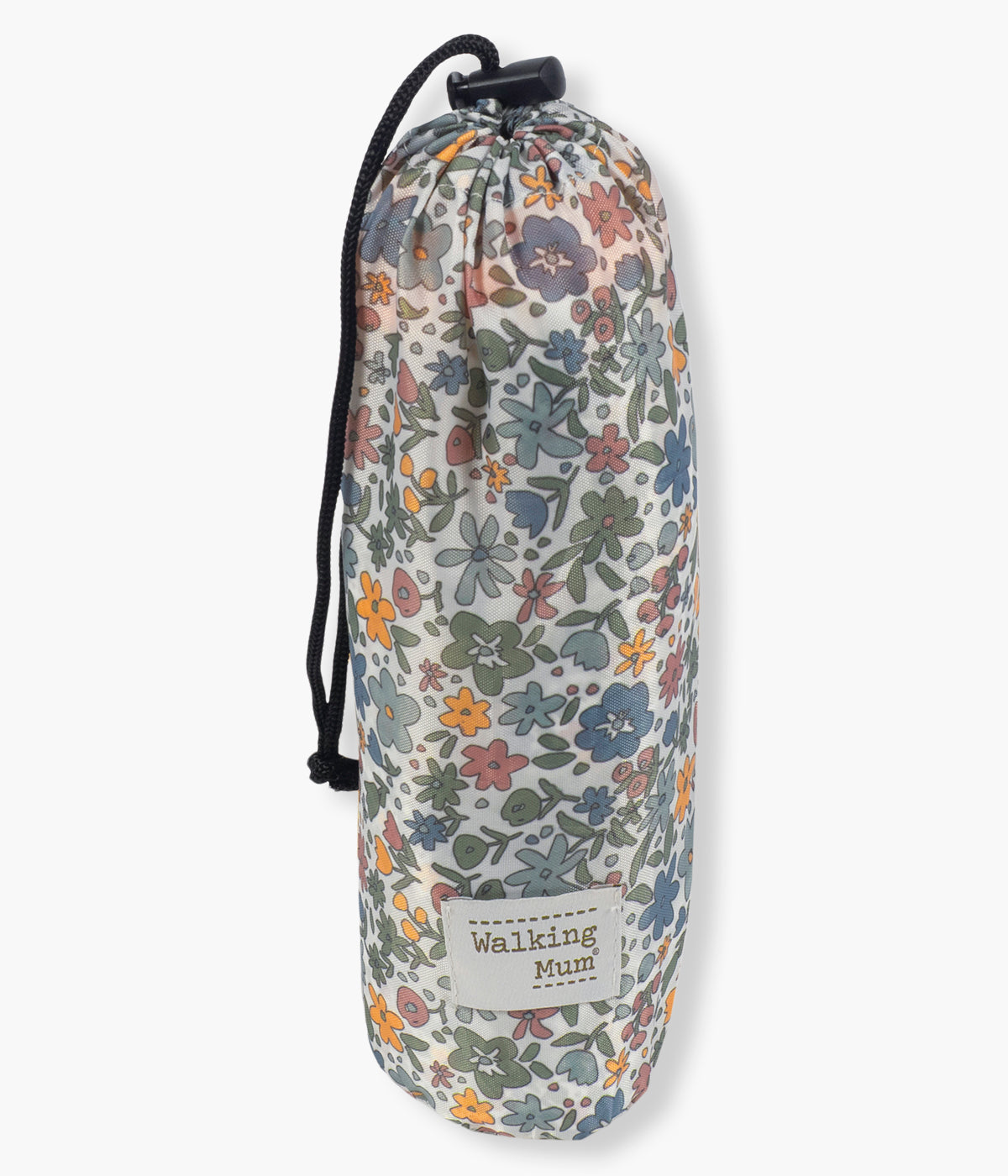 Vista dentro do saco da toalha de microfibra Summer Flowers da Walking Mum. Perfeita para a praia, piscina ou passeios de verão. Leve, compacta e de secagem rápida, esta toalha com padrão floral oferece conforto, praticidade e proteção solar FPS/SPF 50+ para acompanhar todas as aventuras ao ar livre.