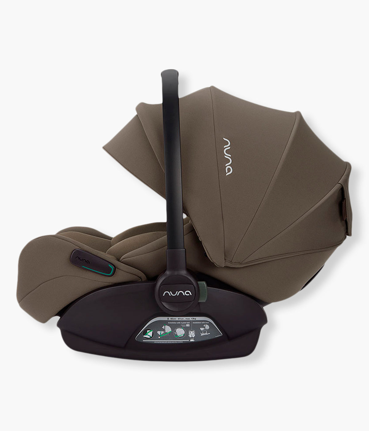 Vista lateral da babycoque para bebé Arra Flex da marca Nuna na cor Pistachio. Premium babycoque i-Size leve e reclinável, adequada desde o nascimento até aos 87cm.