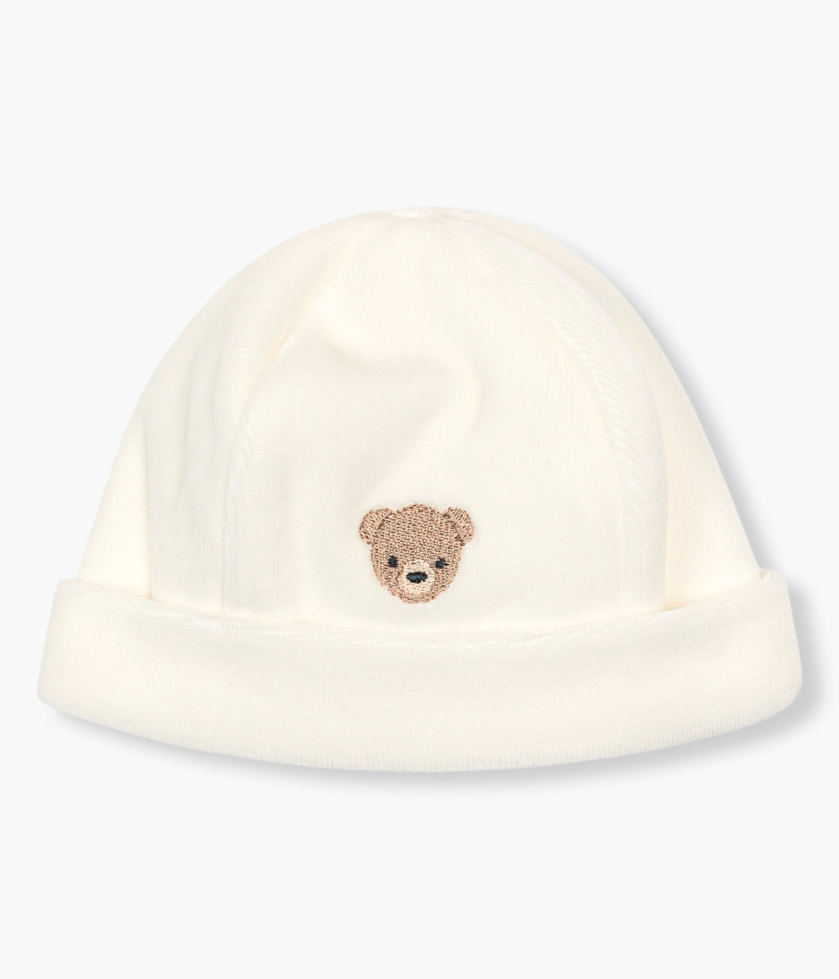 Vista frontal do gorro em veludo pérola da Baby Gi para bebé e recém-nascido(a). Forro em algodão sem costuras. Fofo focinho de urso bordado na frente.