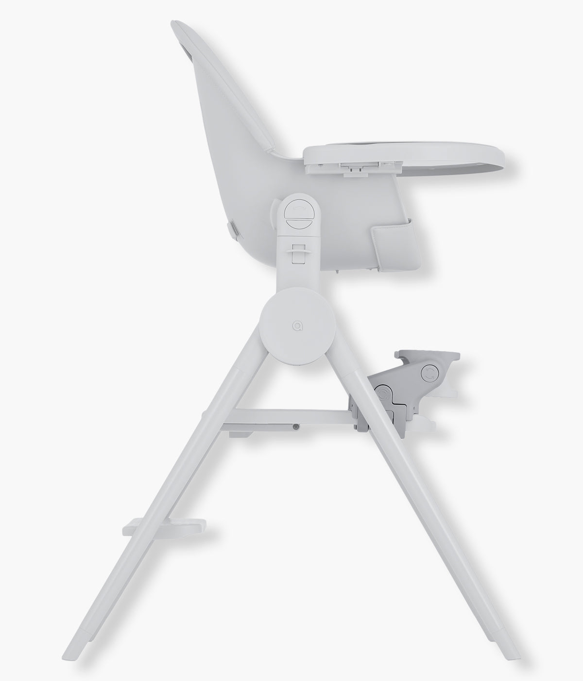 Vista lateral o apoio de pés Anex Ozy Footrest para cadeira evolutiva Ozy na cor Shade.&nbsp;Prático apoio de pés concebido para proporcionar um suporte estável e confortável aos pés da criança durante a utilização da cadeira evolutiva Anex Ozy. Ajustável para acompanhar o crescimento, é simples de colocar e retirar e apresenta um design coordenado com a cadeira evolutiva Ozy 3 em 1. Venda somente do apoio de pés, cadeira não incluída.