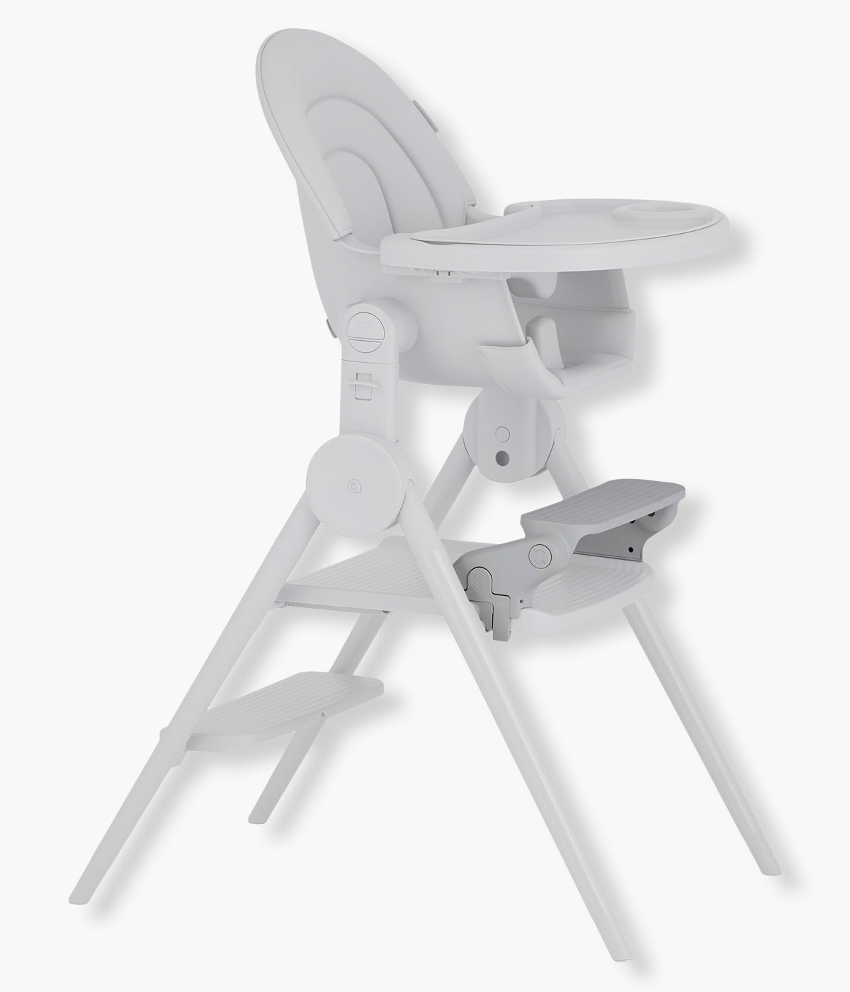 Vista lateral o apoio de pés Anex Ozy Footrest para cadeira evolutiva Ozy na cor Shade.&nbsp;Prático apoio de pés concebido para proporcionar um suporte estável e confortável aos pés da criança durante a utilização da cadeira evolutiva Anex Ozy. Ajustável para acompanhar o crescimento, é simples de colocar e retirar e apresenta um design coordenado com a cadeira evolutiva Ozy 3 em 1. Venda somente do apoio de pés, cadeira não incluída.