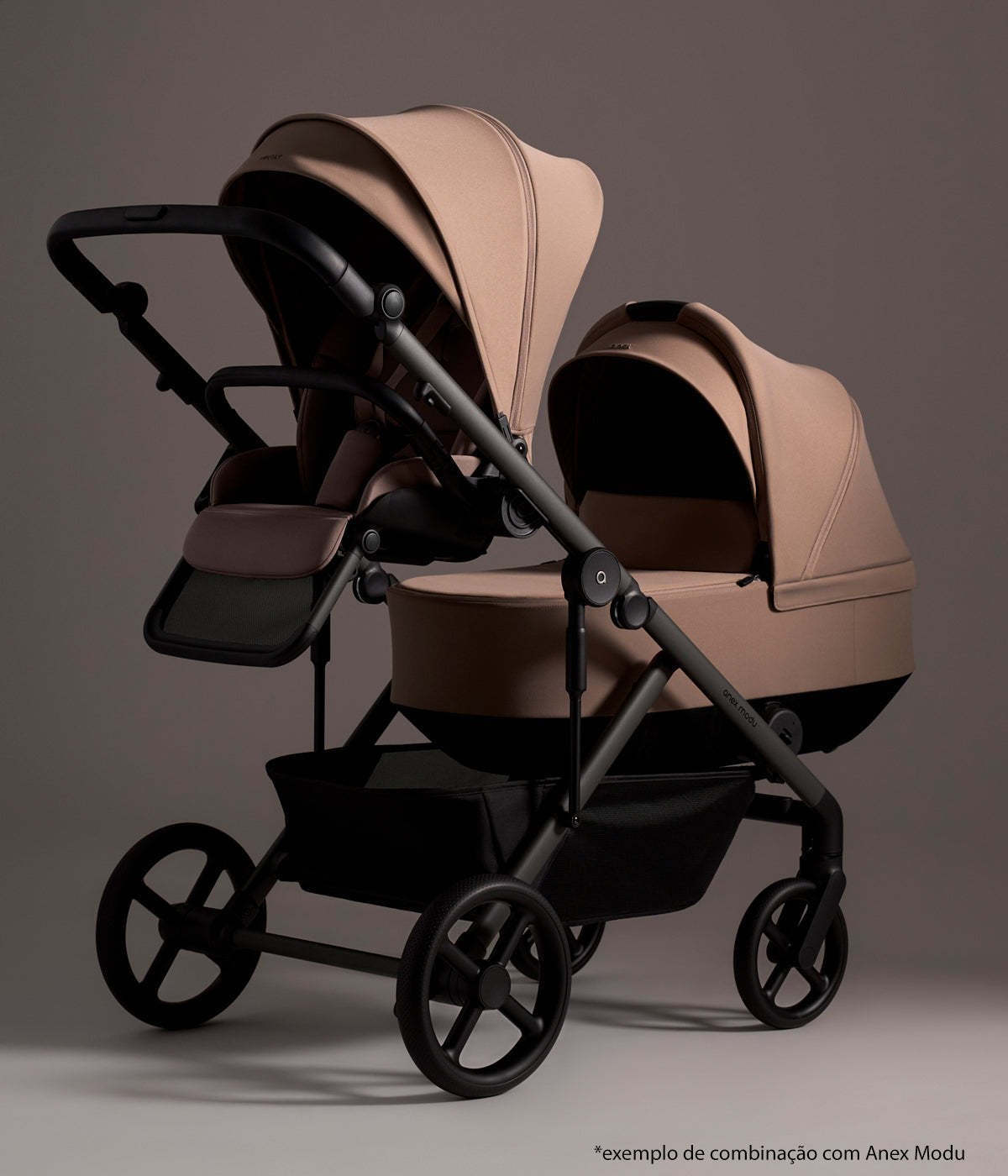 Alcofa para carrinho de passeio modular Modu da marca Anex na cor Rooty. Elegante alcofa que proporciona ao recém-nascido um espaço confortável e protegido desde o nascimento até aproximadamente aos 6 meses ou 9 kg. Leve, dobrável e compatível exclusivamente com o sistema Anex Modu, inclui colchão respirável em Sorona, interior com fibras de bambu e uma base em EPP com ventilação integrada.