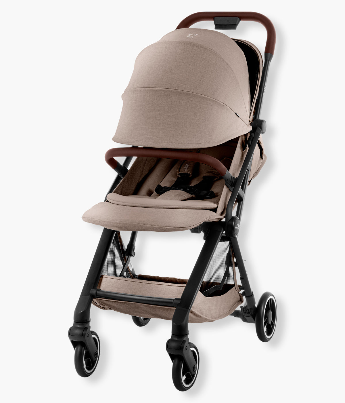 Vista lateral do carrinho de passeio compacto Flylite da marca Britax Römer na cor Teak com a capota fechada.