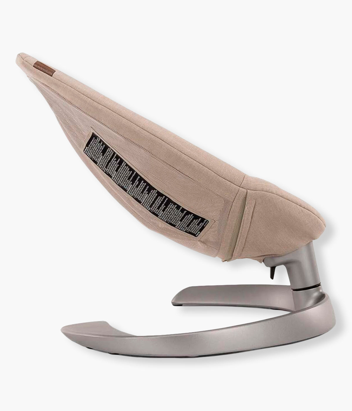 Vista lateral da espreguiçadeira Evolutiva Leaf Grow da marca Nuna na cor Biscotti. Desde recém-nascido, proporciona um movimento lateral suave e silencioso, inspirado no balanço natural de uma folha, sem motores, pilhas ou cabos.