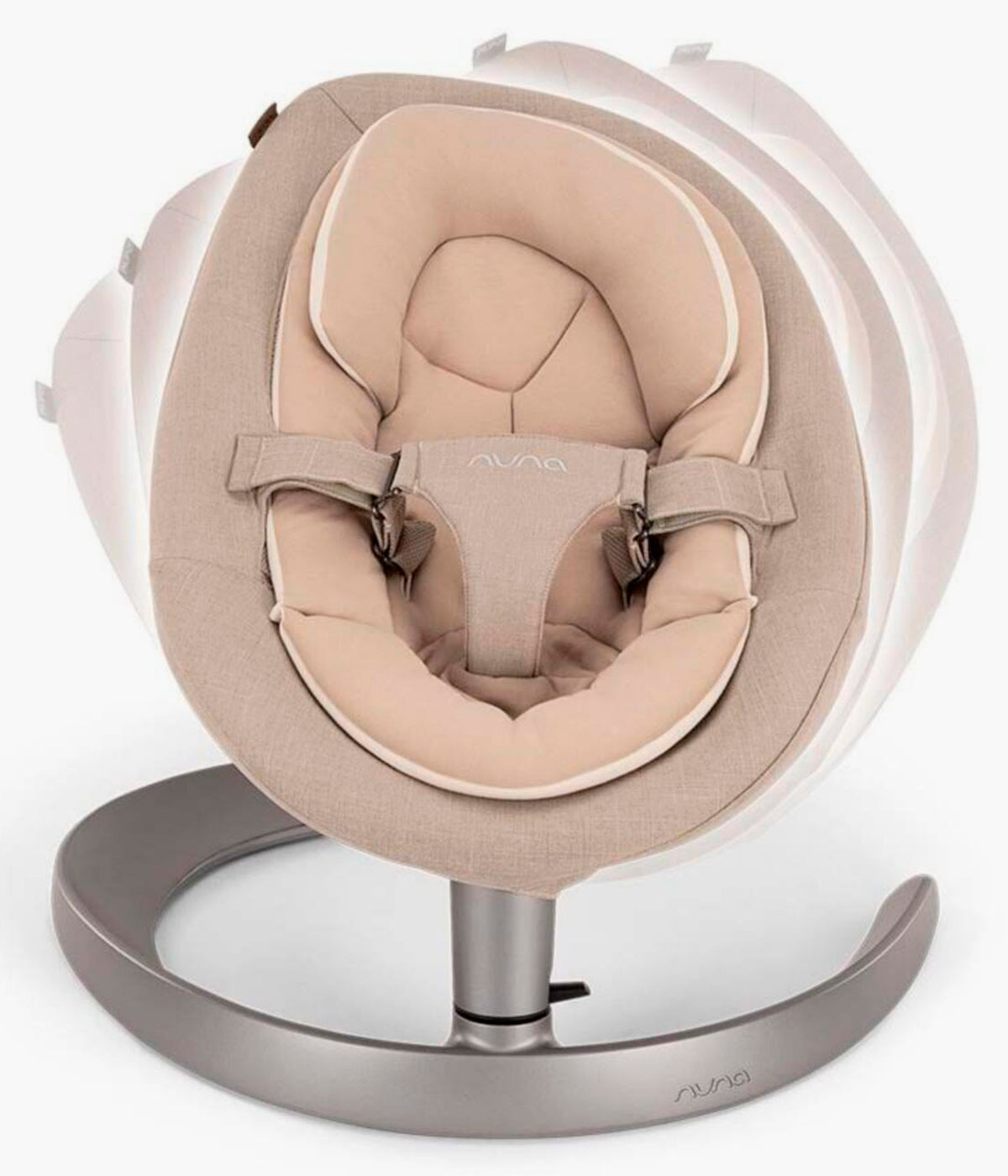 Vista frontal da espreguiçadeira Evolutiva Leaf Grow da marca Nuna na cor Biscotti. Desde recém-nascido, proporciona um movimento lateral suave e silencioso, inspirado no balanço natural de uma folha, sem motores, pilhas ou cabos.