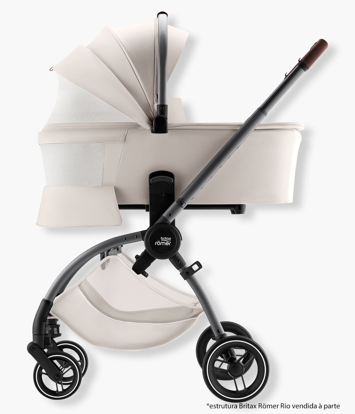 Vista lateral da alcofa para carrinho de passeio Rio Lux da marca Britax Römer na cor Soft Taupe com a janela de visualização aberta.