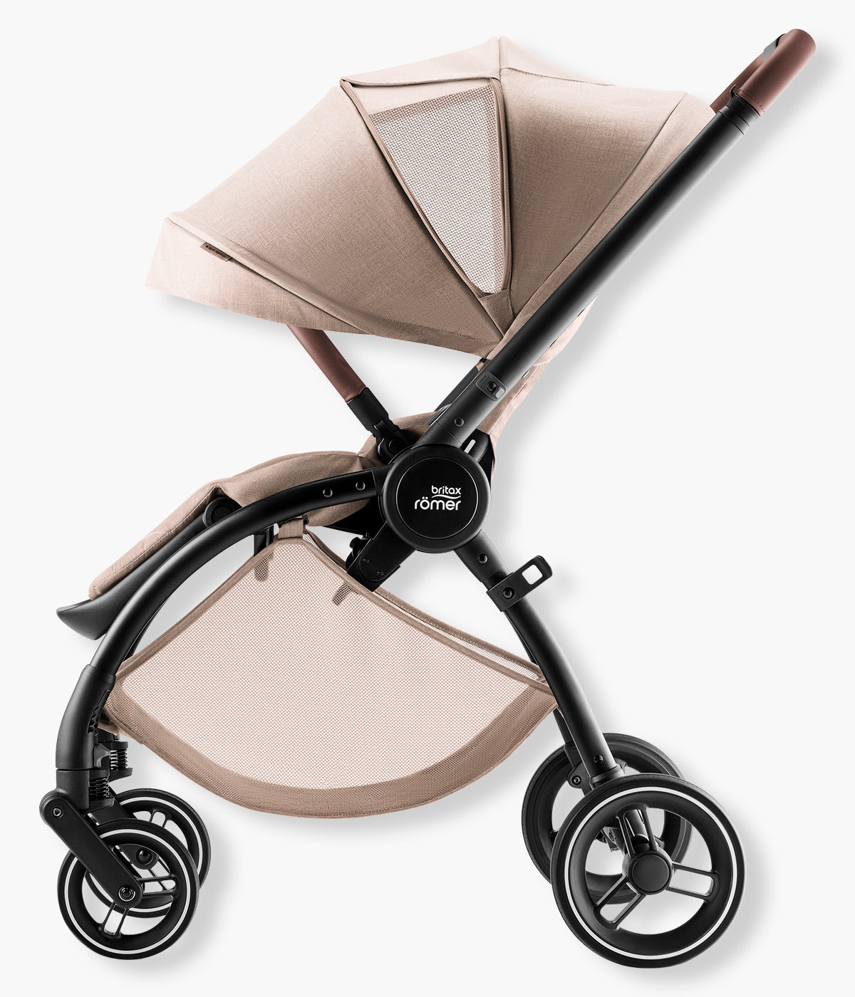 Vista lateral do carrinho de passeio Rio Style da marca Britax Römer na cor Teak. Prático carrinho de passeio concebido para acompanhar a criança desde o nascimento até aproximadamente aos 4 anos ou 22 kg.