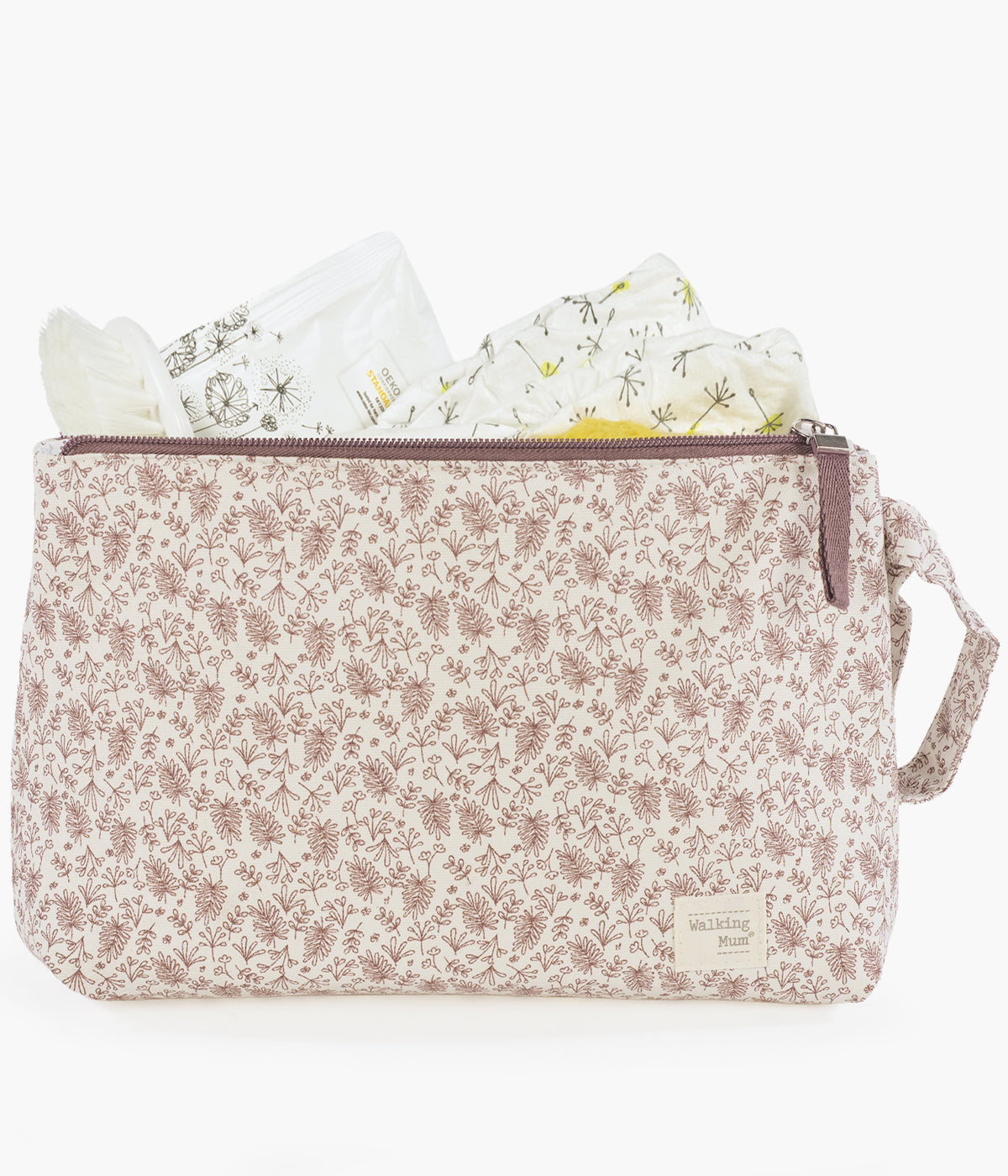 Necessaire Gala Cerise da Walking Mum, pequena bolsa com exterior em algodão impermeável pensada para facilitar o transporte dos artigos de higiene da bebé. Com um encantador padrão ramos em tons de cereja em fundo pérola, é perfeito para os pais que procuram um acessório prático e sofisticado.