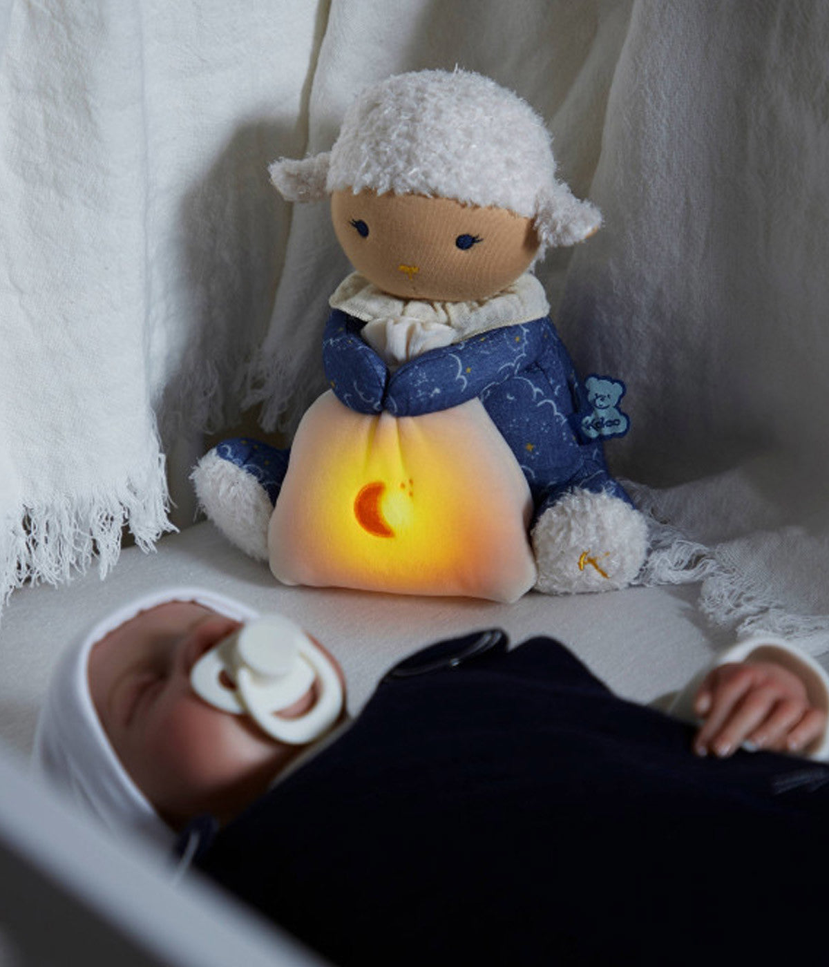 Kaloo Peluche Ovelha com Luz de Presença para Bebé